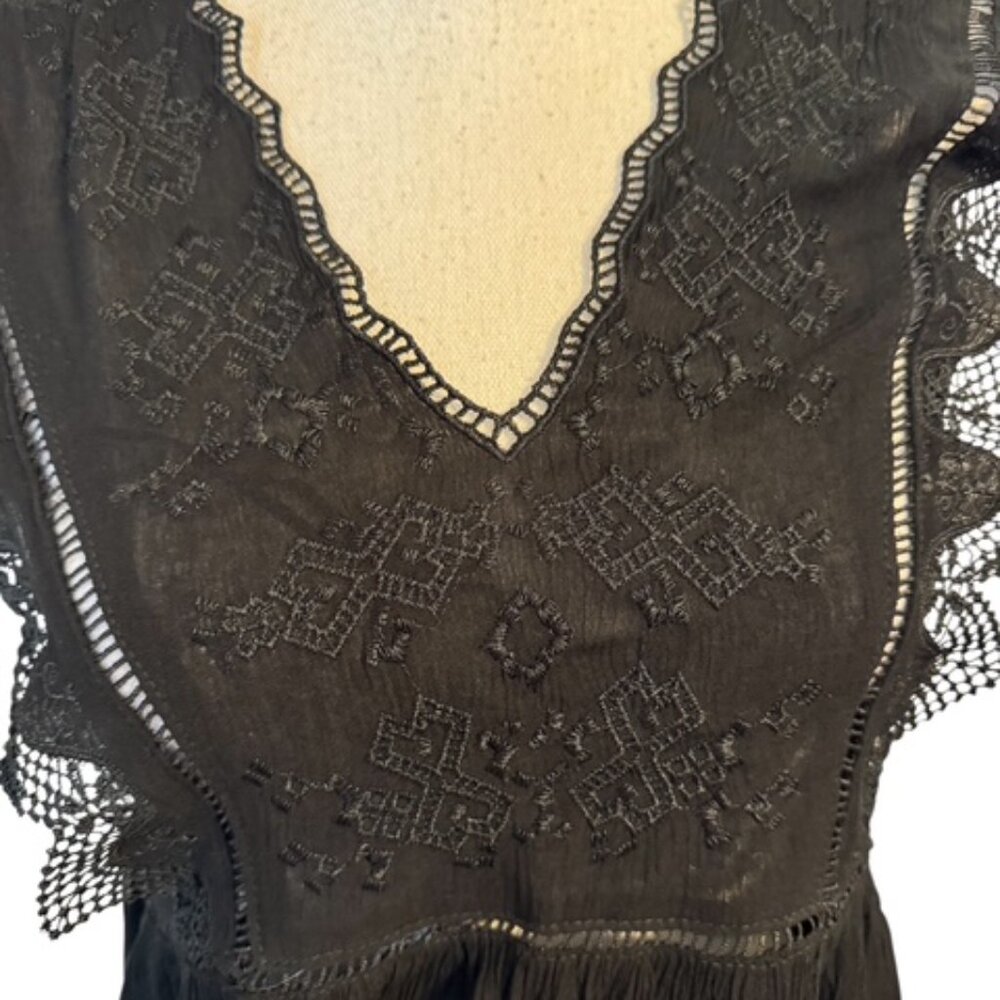 NWT GORGEOUS BLACK TOP w/LACE DETAIL  XSMALL     #D - Picture 2 of 10